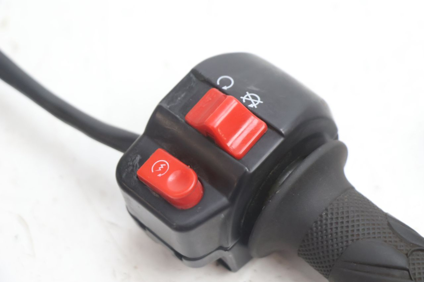 photo de CONMUTADOR DERECHA RIDE JUMP 2T 50 (2012 - 2017) - Detalle de la pieza