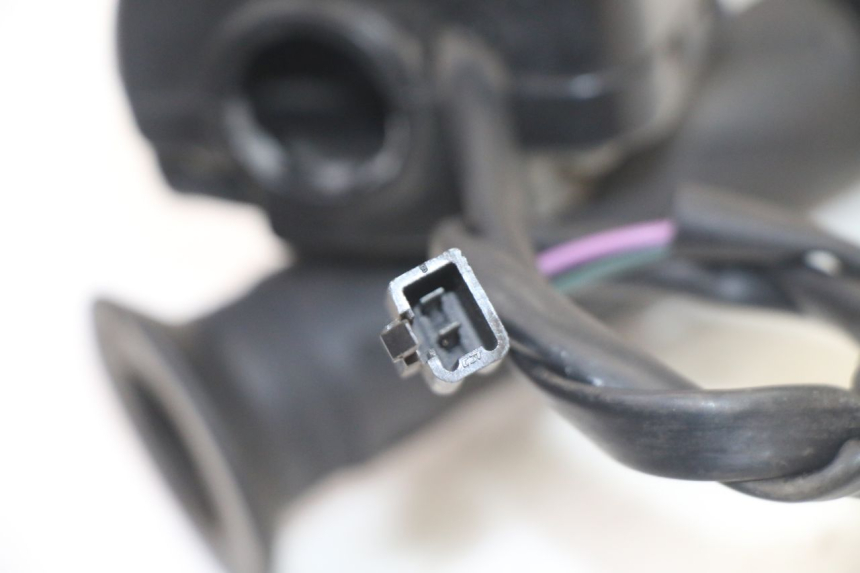 photo de INTERRUPTOR DERECHO PEUGEOT KISBEE 2T 50 (2010 - 2017) - Vista general del producto