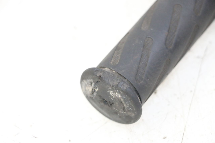 photo de INTERRUPTOR DERECHO PEUGEOT KISBEE 2T 50 (2010 - 2017) - Vista general del producto