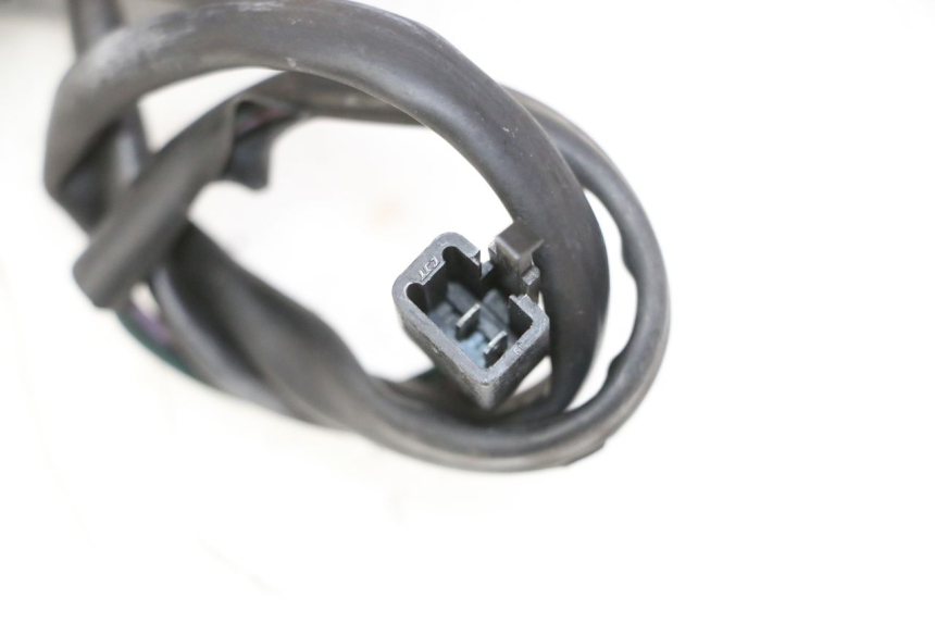 photo de INTERRUPTOR DERECHO PEUGEOT KISBEE 2T 50 (2010 - 2017) - Zoom estado de uso