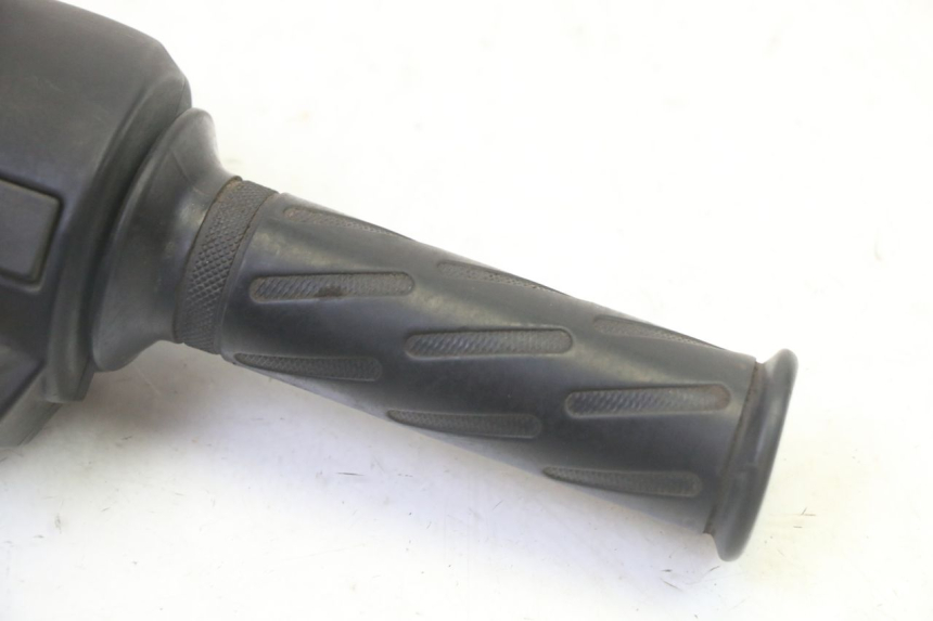 photo de INTERRUPTOR DERECHO PEUGEOT KISBEE 2T 50 (2010 - 2017) - Zoom estado de uso