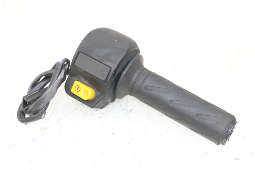 photo de INTERRUPTOR DERECHO PEUGEOT KISBEE 2T 50 (2010 - 2017) - Vista principal