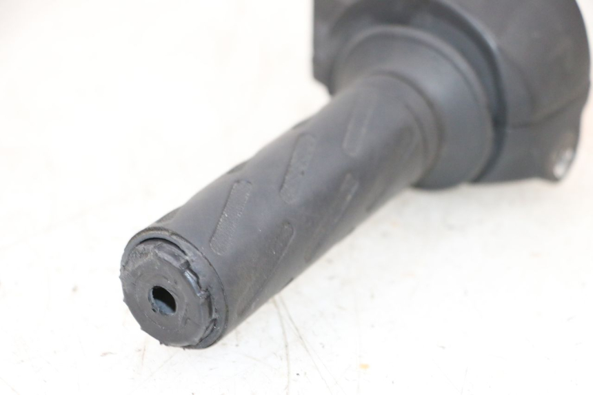 photo de INTERRUPTOR DERECHO PEUGEOT KISBEE 2T 50 (2010 - 2017) - Vista general del producto