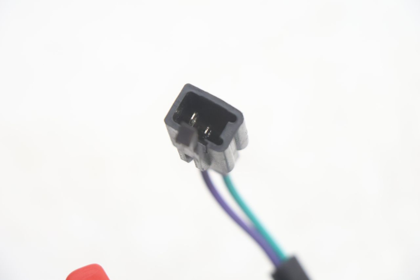 photo de INTERRUPTOR DERECHO PEUGEOT KISBEE 2T 50 (2010 - 2017) - Recambio usado revisado