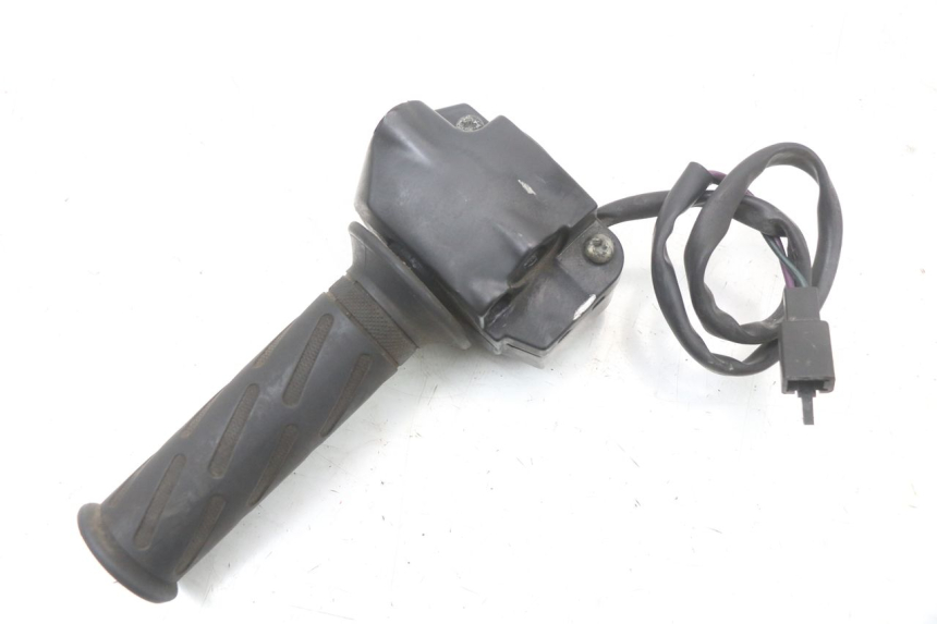 photo de INTERRUPTOR DERECHO PEUGEOT KISBEE 4T 50 (2010 - 2017) - Otra perspectiva