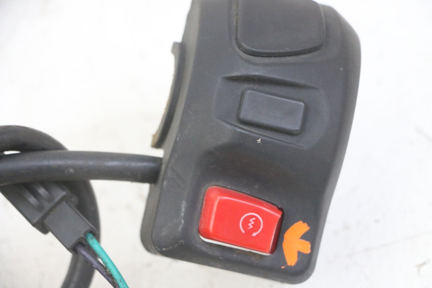 photo de INTERRUPTOR DERECHO PEUGEOT KISBEE 4T 50 (2018 - 2022) - Detalle de la pieza