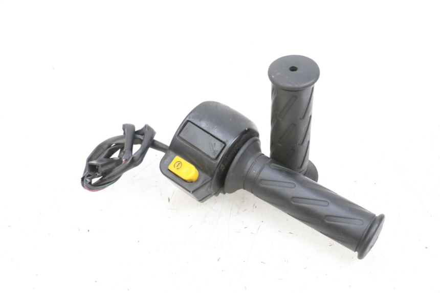 photo de INTERRUPTOR DERECHO PEUGEOT KISBEE 4T 50 (2010 - 2017) - Vista principal