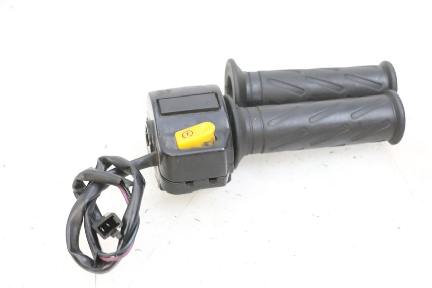 photo de INTERRUPTOR DERECHO PEUGEOT KISBEE 4T 50 (2010 - 2017) - Vista general del producto