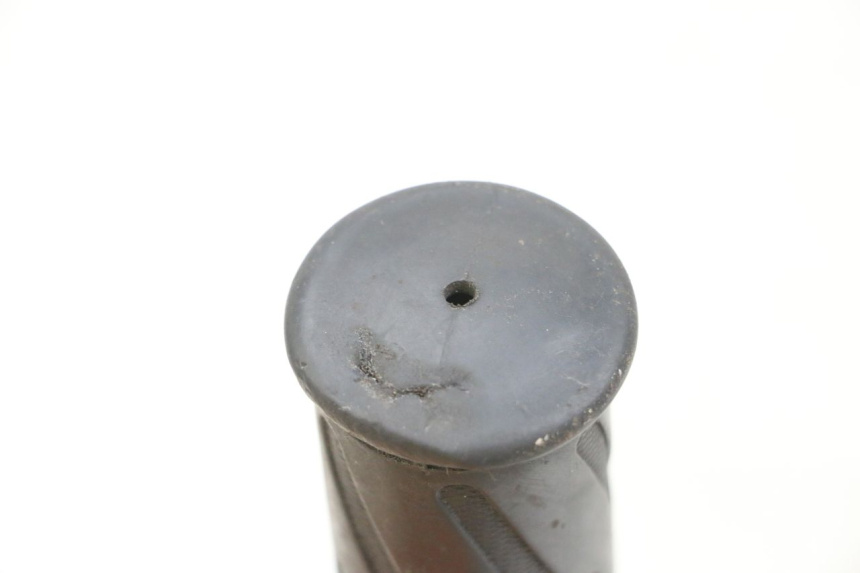 photo de INTERRUPTOR DERECHO PEUGEOT KISBEE 4T 50 (2010 - 2017) - Detalle de la pieza