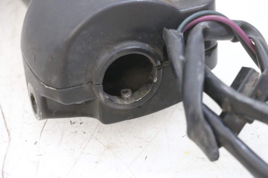 photo de INTERRUPTOR DERECHO PEUGEOT KISBEE 4T 50 (2010 - 2017) - Otra perspectiva