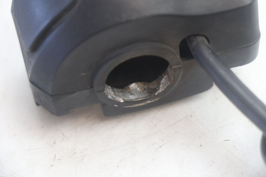 photo de INTERRUPTOR DERECHO PEUGEOT KISBEE 4T 50 (2018 - 2022) - Vista general del producto
