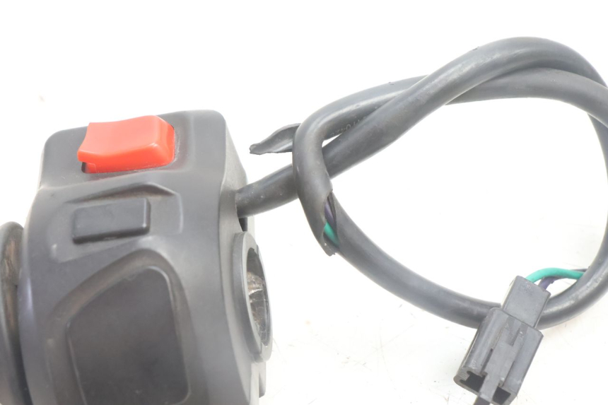 photo de INTERRUPTOR DERECHO PEUGEOT KISBEE 4T 50 (2010 - 2017) - Vista general del producto