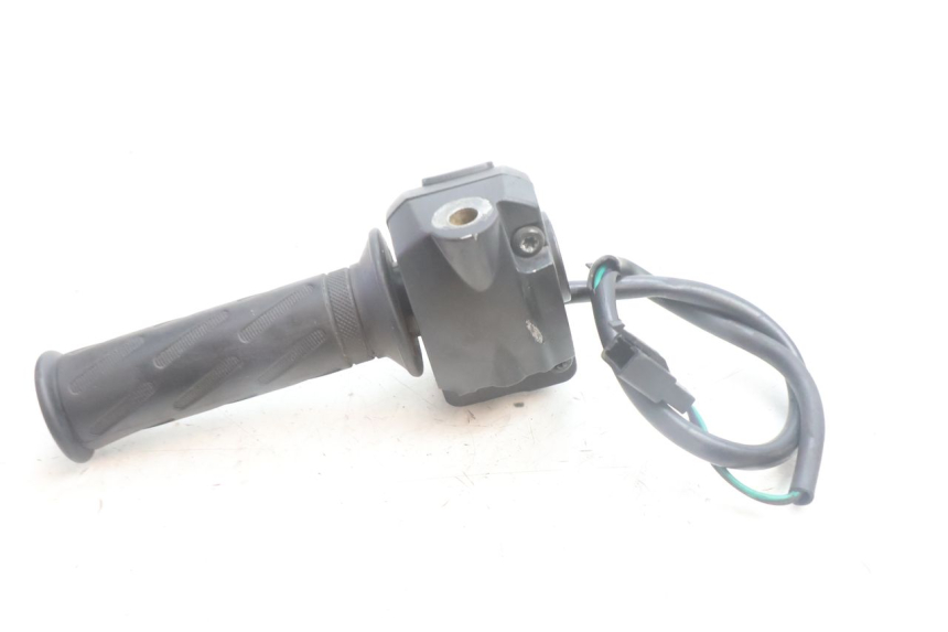 photo de INTERRUPTOR DERECHO PEUGEOT KISBEE 4T 50 (2010 - 2017) - Detalles de los puntos de fijación