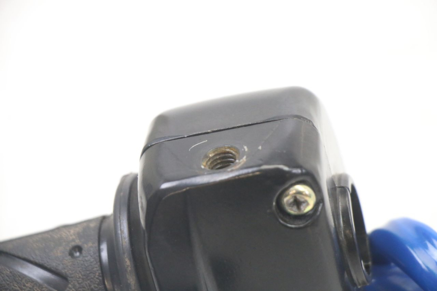 photo de INTERRUPTOR DERECHO KYMCO AGILITY 4T 50 (2005 - 2018) - Primer plano técnico