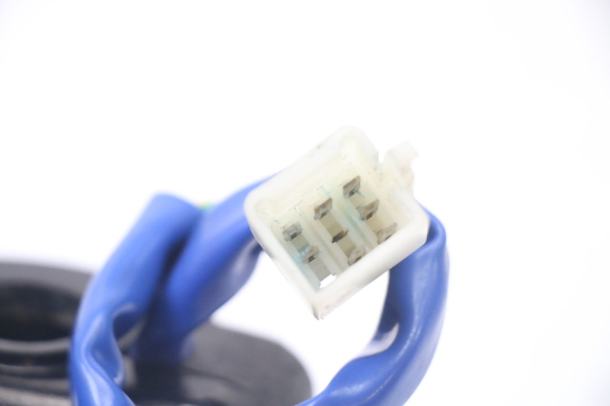 photo de CONMUTADOR DERECHA KYMCO PEOPLE S 125 (2000 - 2008) - Detalles de los puntos de fijación