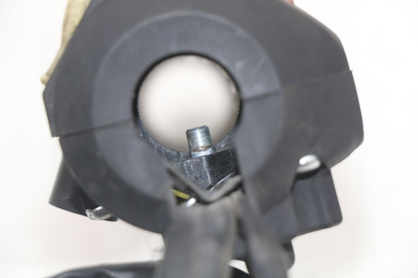 photo de INTERRUPTOR DERECHO KYMCO X-TOWN XTOWN 125 (2016 - 2021) - Estado de la superficie y material