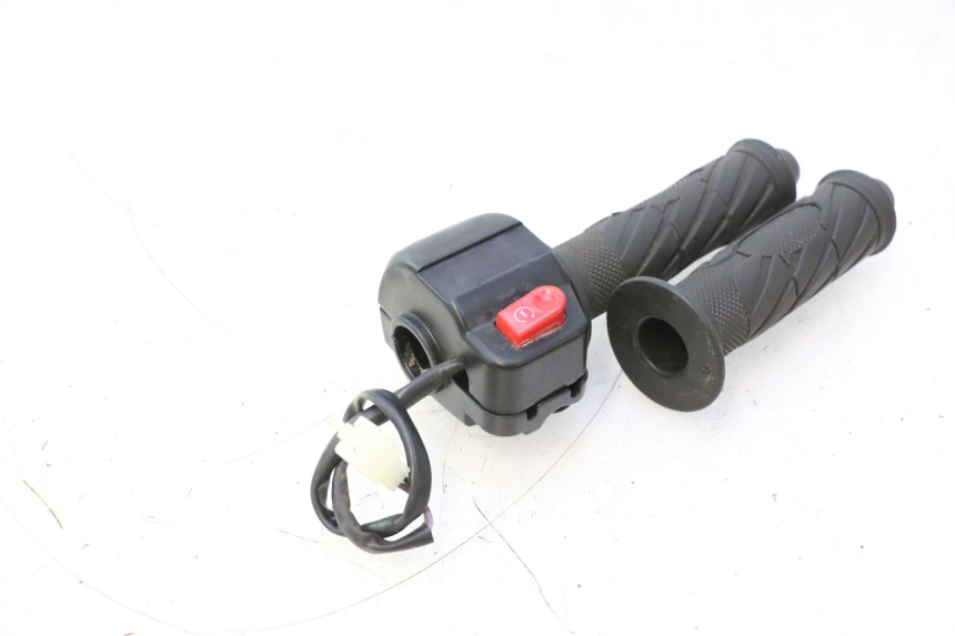 photo de CONMUTADOR DERECHA LONGJIA LJ50QT 8M 2T 50 (2010 - 2017) - Detalle de la pieza