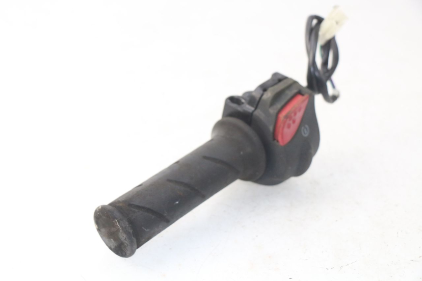 photo de INTERRUPTOR DERECHO PEUGEOT LUDIX 50 (2008 - 2017) - Detalle de la pieza