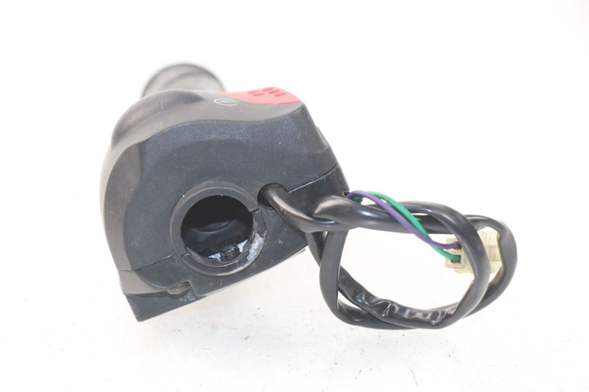 photo de INTERRUPTOR DERECHO PEUGEOT LUDIX 50 (2008 - 2017) - Zoom estado de uso