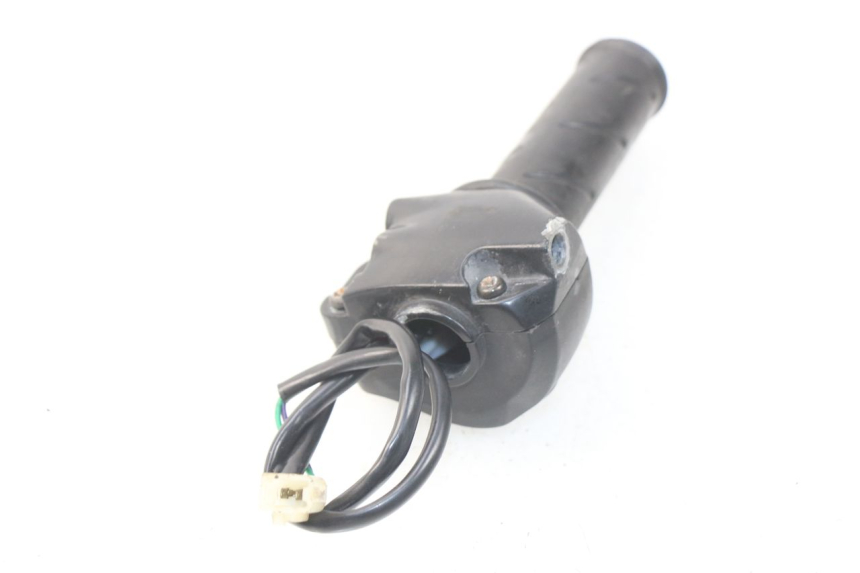 photo de INTERRUPTOR DERECHO PEUGEOT LUDIX 50 (2008 - 2017) - Otra perspectiva