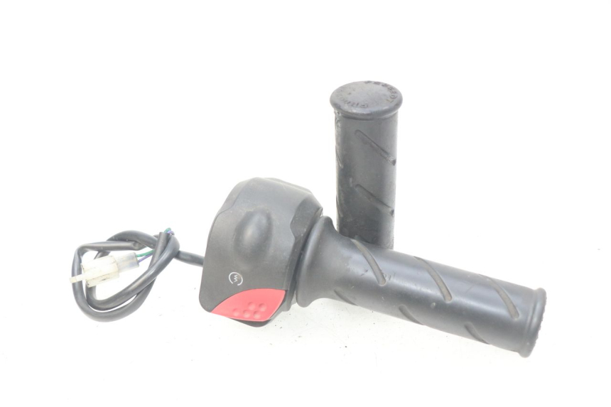 photo de INTERRUPTOR DERECHO PEUGEOT LUDIX 50 (2008 - 2017) - Vista principal