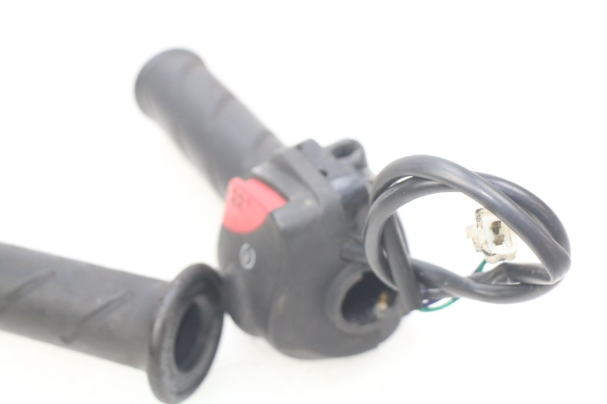 photo de INTERRUPTOR DERECHO PEUGEOT LUDIX 50 (2008 - 2017) - Detalle de la pieza