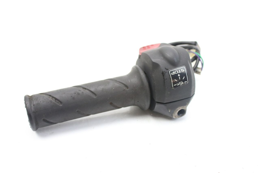 photo de INTERRUPTOR DERECHO PEUGEOT LUDIX 50 (2008 - 2017) - Marcados y referencias originales