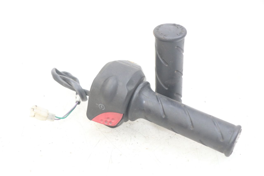 photo de INTERRUPTOR DERECHO PEUGEOT LUDIX 50 (2005 - 2007) - Vista principal