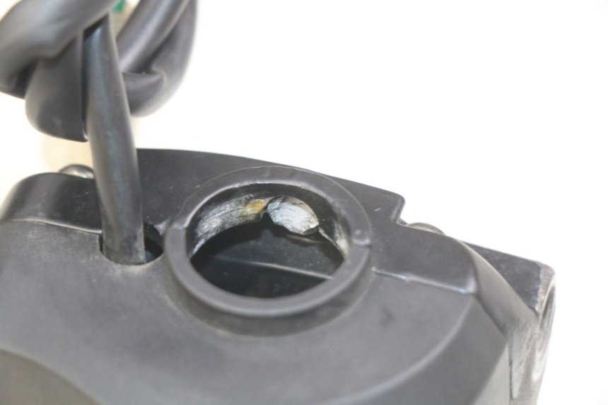 photo de INTERRUPTOR DERECHO PEUGEOT LUDIX 50 (2008 - 2017) - Zoom estado de uso