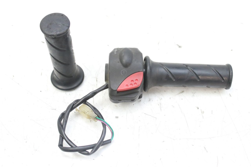 photo de INTERRUPTOR DERECHO PEUGEOT LUDIX 50 (2008 - 2017) - Vista principal