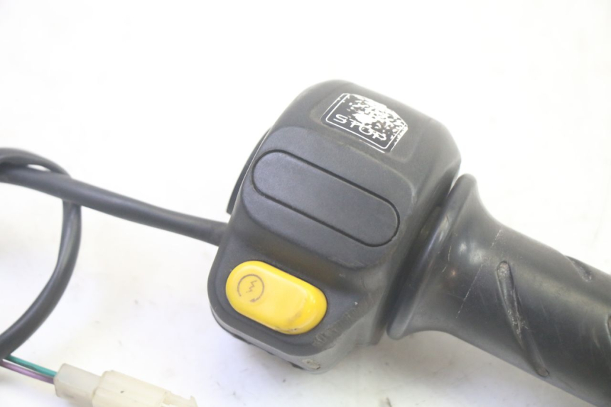 photo de INTERRUPTOR DERECHO PEUGEOT LUDIX 50 (2008 - 2017) - Detalle de la pieza