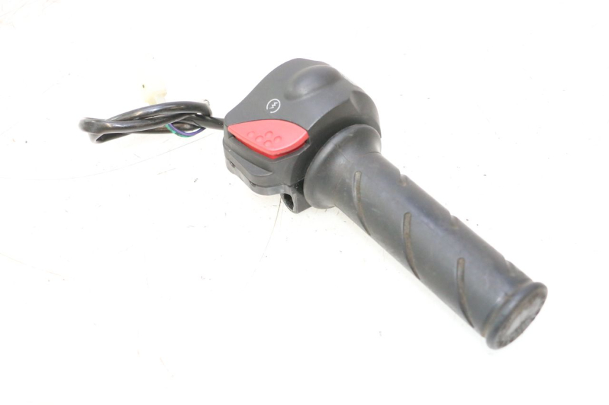 photo de INTERRUPTOR DERECHO PEUGEOT LUDIX 50 (2008 - 2017) - Vista principal