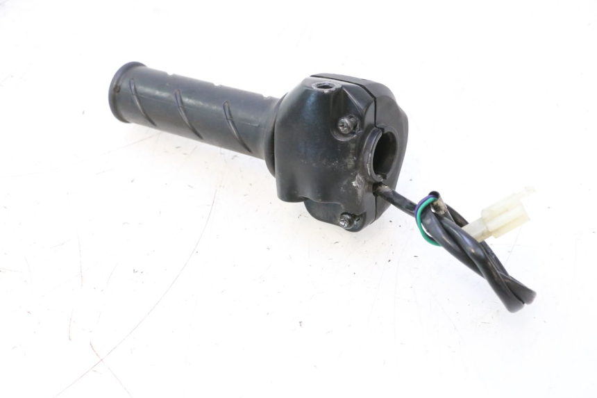 photo de INTERRUPTOR DERECHO PEUGEOT LUDIX 50 (2008 - 2017) - Zoom estado de uso