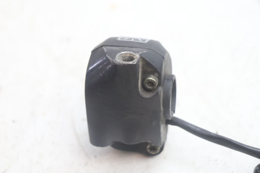 photo de INTERRUPTOR DERECHO PEUGEOT LUDIX 50 (2005 - 2007) - Primer plano técnico