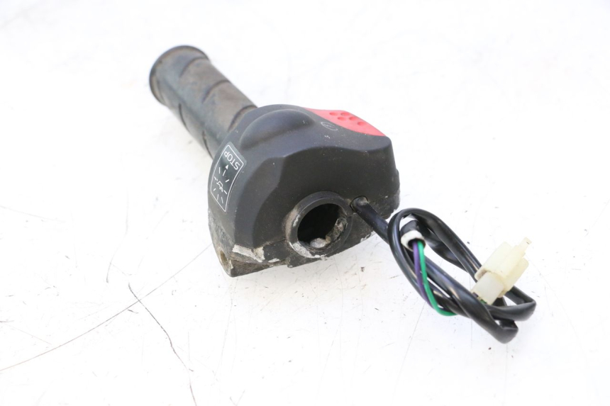 photo de CONMUTADOR DERECHA PEUGEOT LUDIX ONE 50 (2004 - 2013) - Detalles de los puntos de fijación