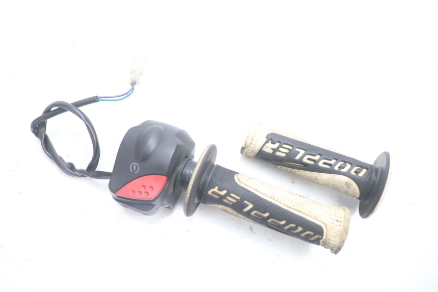 photo de INTERRUPTOR DERECHO PEUGEOT LUDIX SNAKE 2T 50 (2004 - 2014) - Vista principal