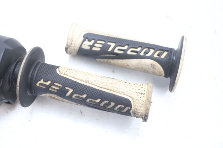 photo de INTERRUPTOR DERECHO PEUGEOT LUDIX SNAKE 2T 50 (2004 - 2014) - Zoom estado de uso