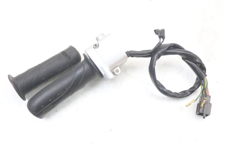 photo de INTERRUPTOR DERECHO SYM MIO 50 (2011 - 2017) - Vista general del producto