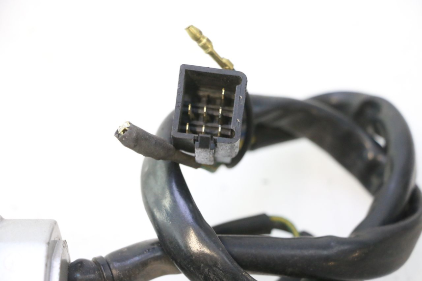 photo de CONMUTADOR DERECHA SYM MIO 50 (2005 - 2010) - Zoom estado de uso