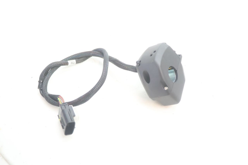 photo de CONMUTADOR DERECHA PIAGGIO MP3 HPE 530 (2022 - 2026) - Otra perspectiva