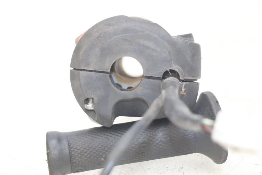 photo de INTERRUPTOR DERECHO GILERA NEXUS 125 (2007 - 2009) - Detalle de la pieza