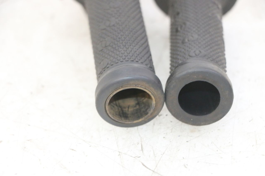 photo de INTERRUPTOR DE DIRECCIóN GILERA NEXUS 125 (2009 - 2013) - Detalles de los puntos de fijación