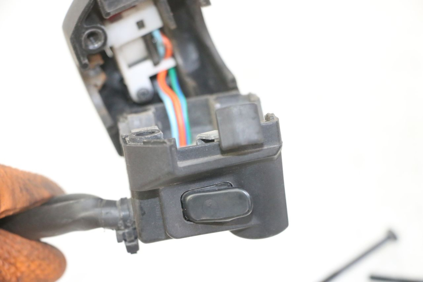 photo de INTERRUPTOR DE DIRECCIóN GILERA NEXUS 125 (2009 - 2013) - Marcados y referencias originales