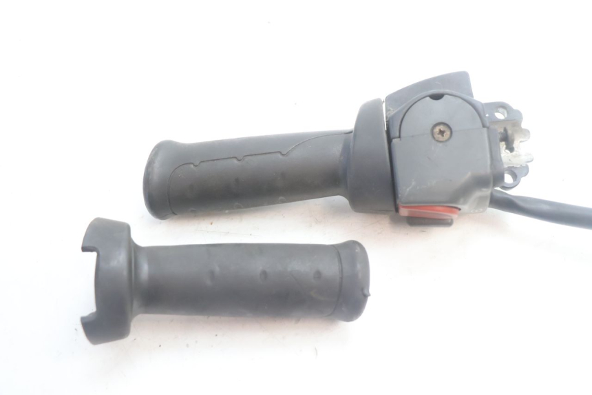 photo de CONMUTADOR DERECHA MBK NITRO 50 (2004 - 2008) - Detalles de los puntos de fijación