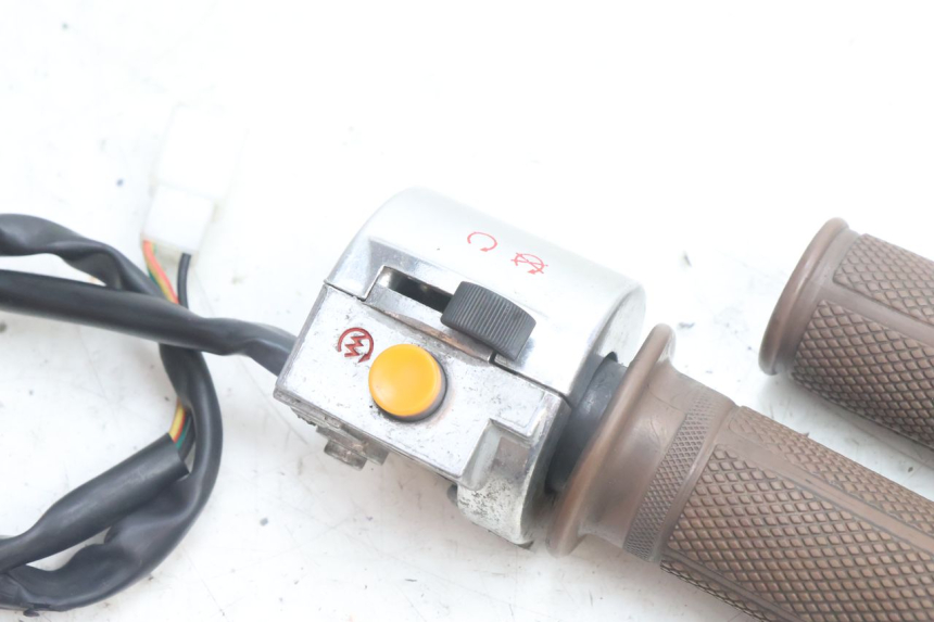 photo de CONMUTADOR DERECHA JM MOTORS OLDIES 4T 50 (2010 - 2020) - Detalle de la pieza
