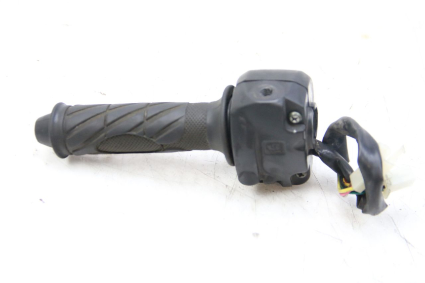 photo de INTERRUPTOR DERECHO IMF INDUSTRIE PACH 4T 50 (2009 - 2018) - Primer plano técnico