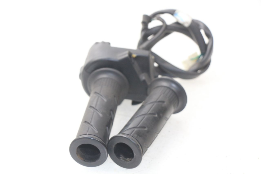 photo de INTERRUPTOR DERECHO HONDA PCX (JF47) 125 (2012 - 2013) - Detalle de la pieza