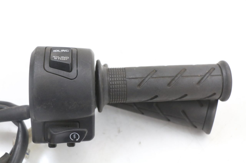 photo de INTERRUPTOR DERECHO HONDA PCX (JF47) 125 (2012 - 2013) - Otra perspectiva