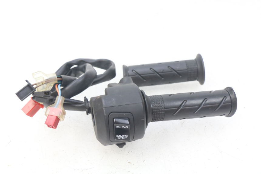 photo de CONMUTADOR DERECHA HONDA PCX (JF57/JF64) 125 (2014 - 2018) - Detalles de los puntos de fijación