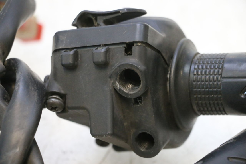 photo de CONMUTADOR DERECHA HONDA PCX (JF57/JF64) 125 (2014 - 2018) - Estado de la superficie y material